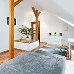 Kora Cieplice Apartman