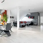 Kora Cieplice Apartman